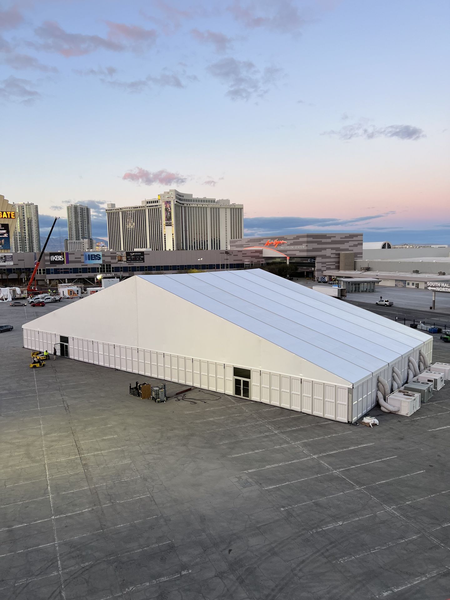 Large white clearspan structure in Las Vegas